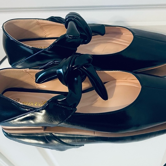 Pomoxikn Ballet/Mary Jane Flats  EUC - Picture 2 of 7